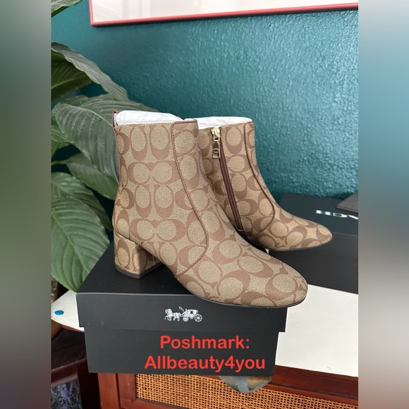 NIB - COACH Noah Bootie In Signature Canvas - size 6 US - Picture 15 of 16